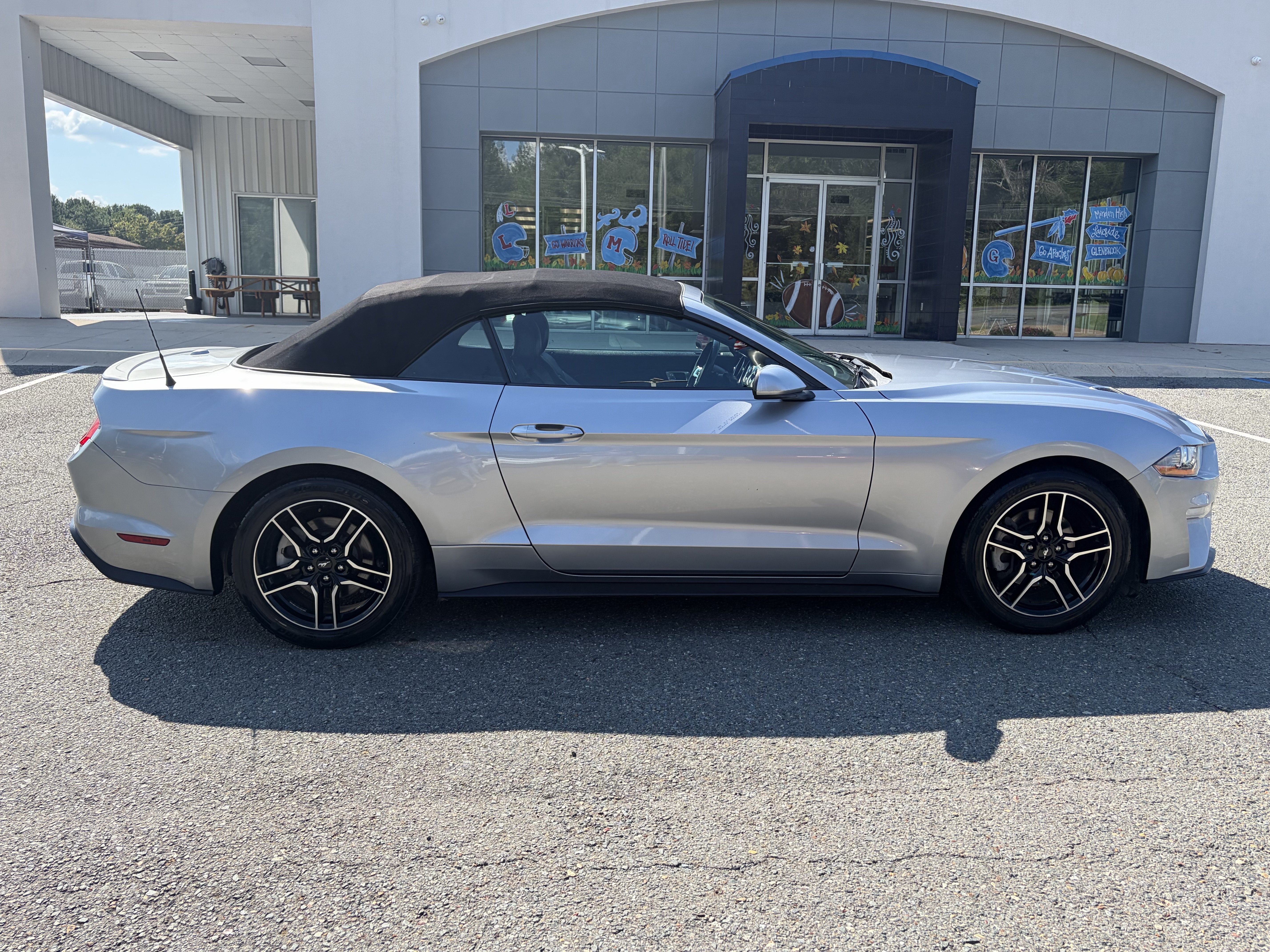 2021 Ford Mustang EcoBoost