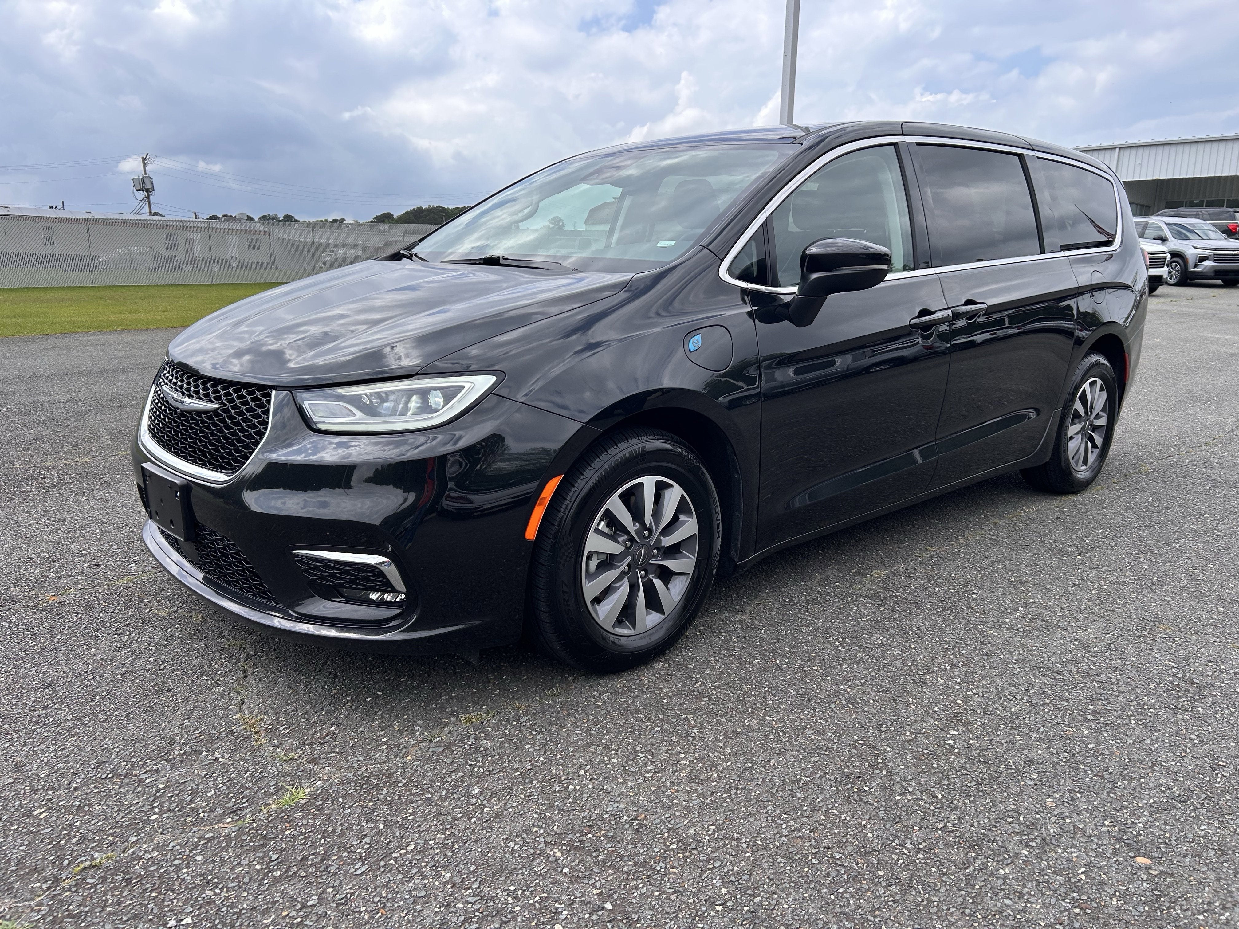 2023 Chrysler Pacifica Hybrid Touring L