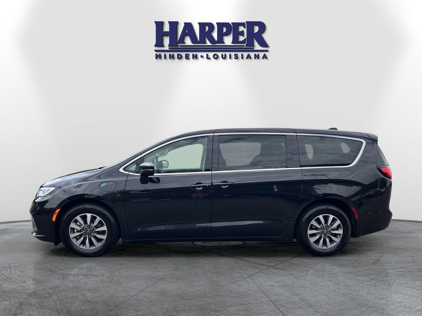 Used 2023 Chrysler Pacifica Hybrid Touring L with VIN 2C4RC1L70PR626600 for sale in Minden, LA