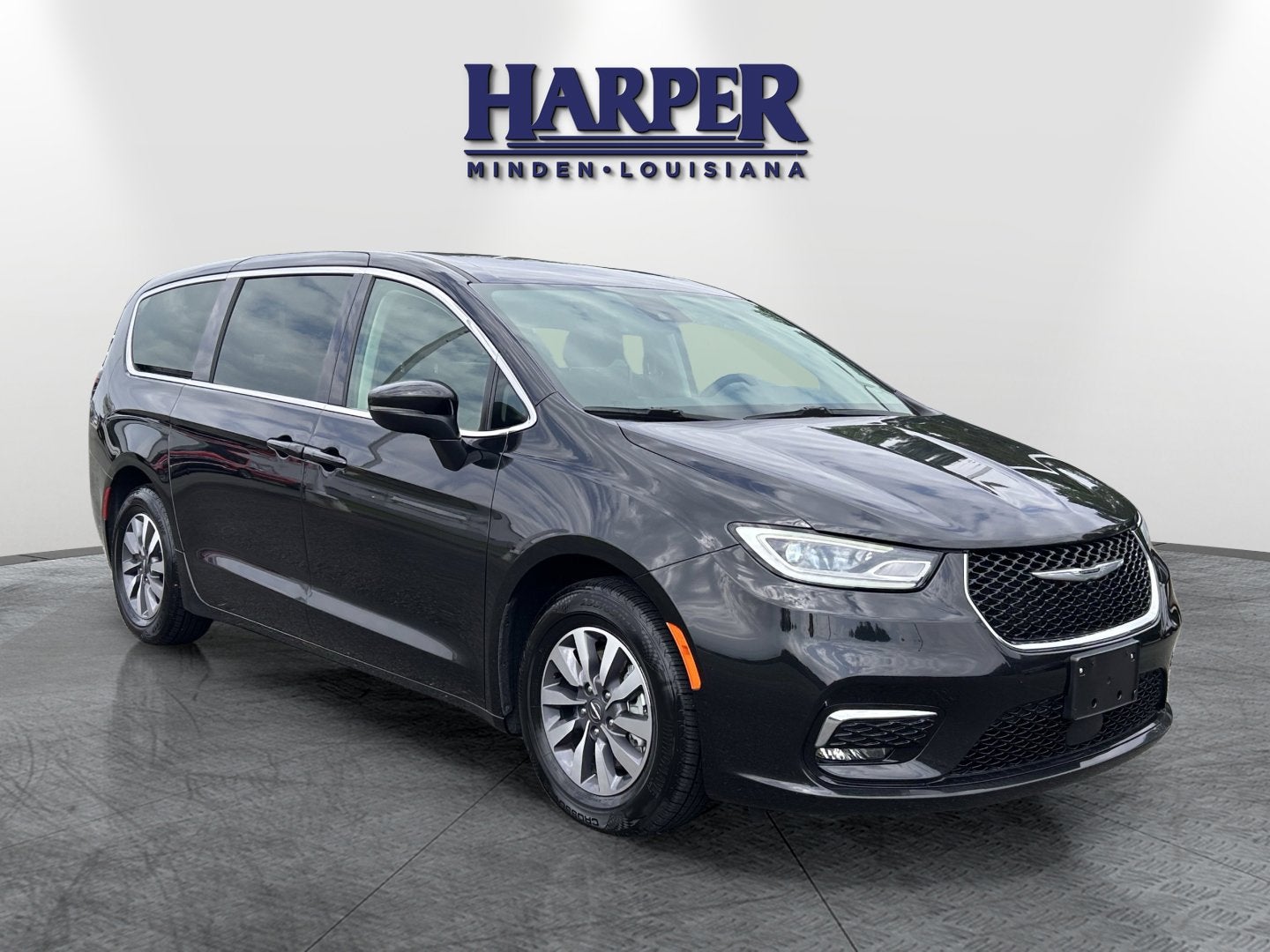 2023 Chrysler Pacifica Hybrid Touring L