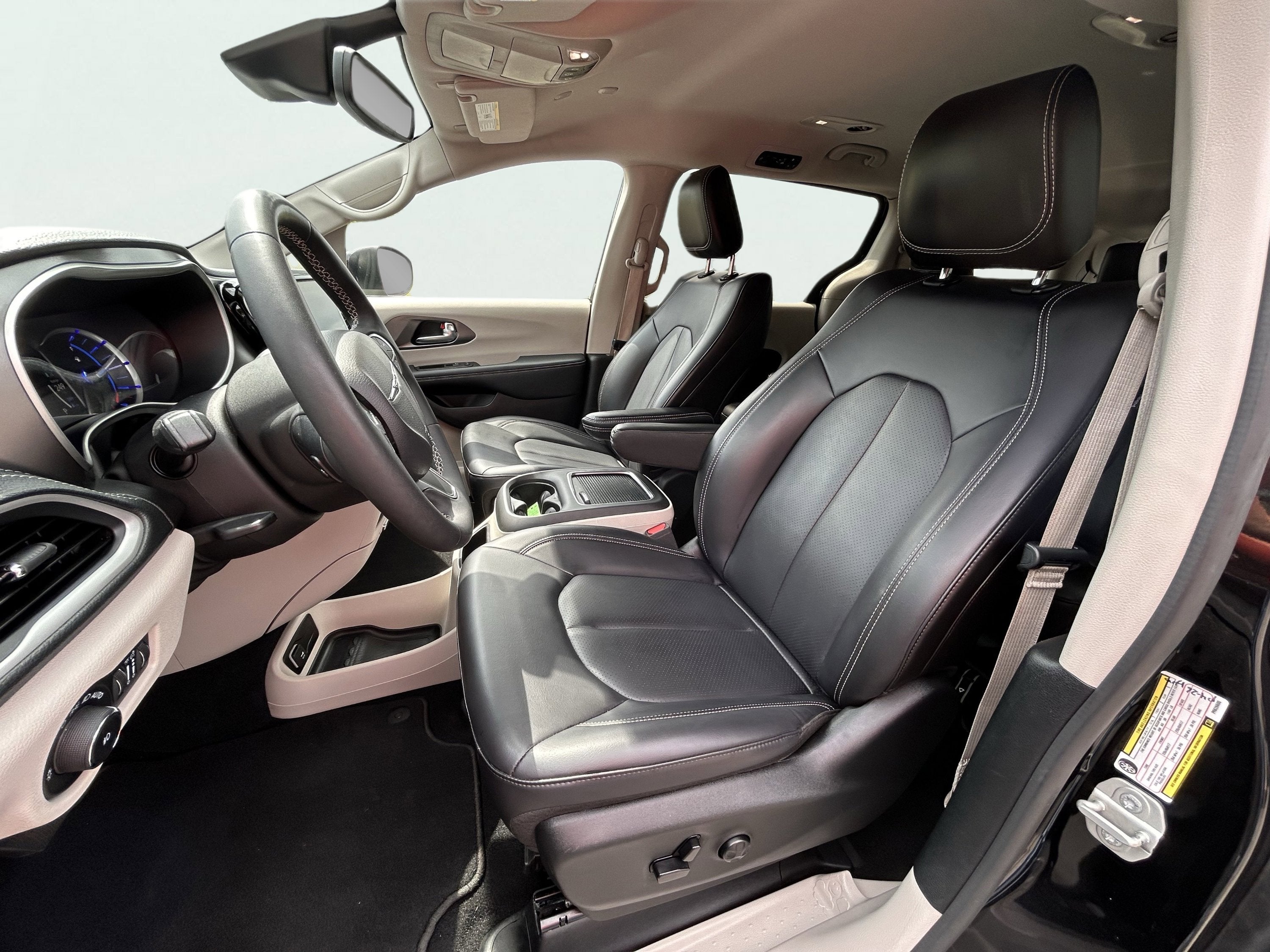 2023 Chrysler Pacifica Hybrid Touring L