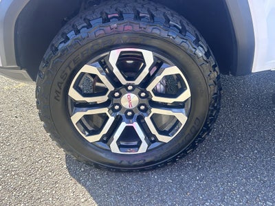 2023 GMC Canyon 4WD AT4